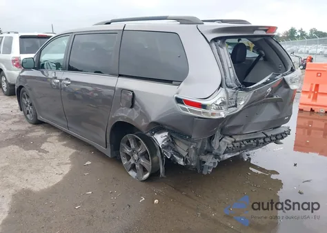 2015 Toyota Sienna Se 8 Passenger z USA, uszkodzony, nr VIN 5TDXK3DC0FS678882